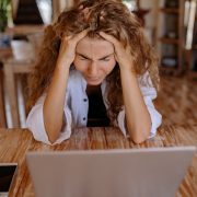 Suočavanje sa gubitkom posla: Kako prevazići stres i krenuti dalje